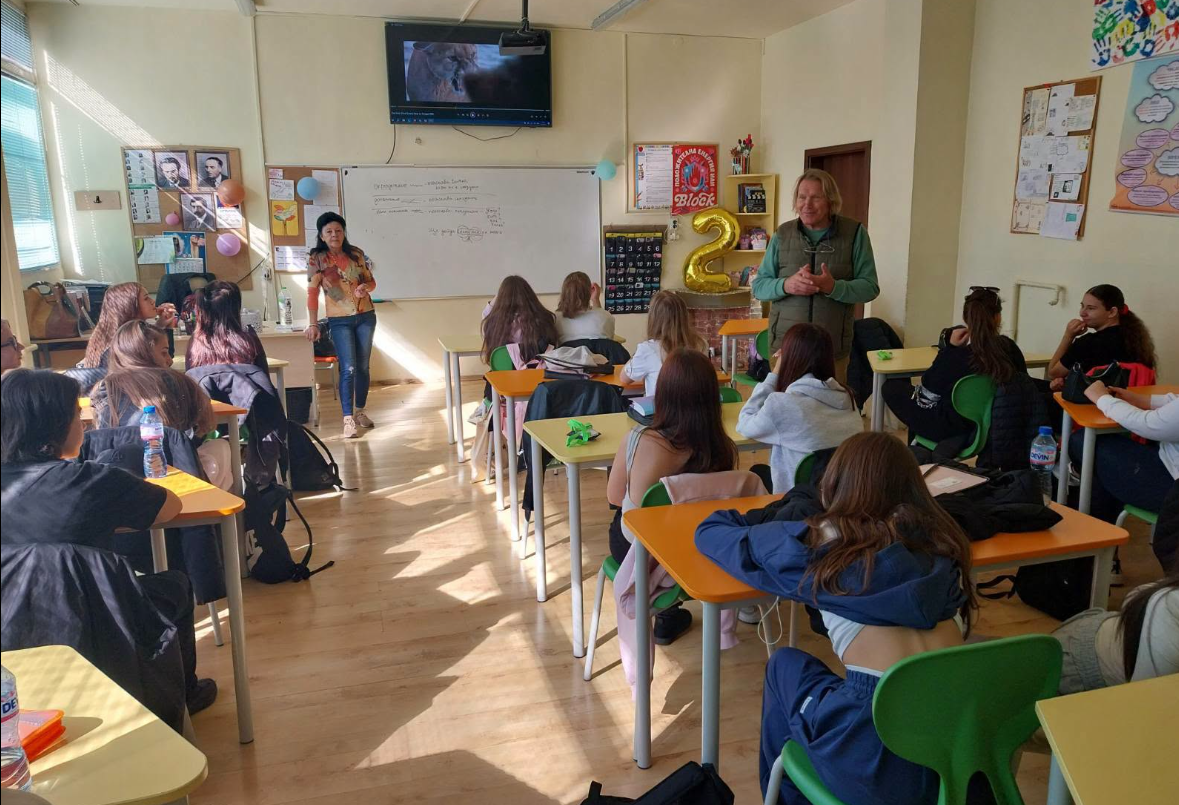 снимка на Среща с представители на Превантивно-информационния център по проблемите на наркотиците